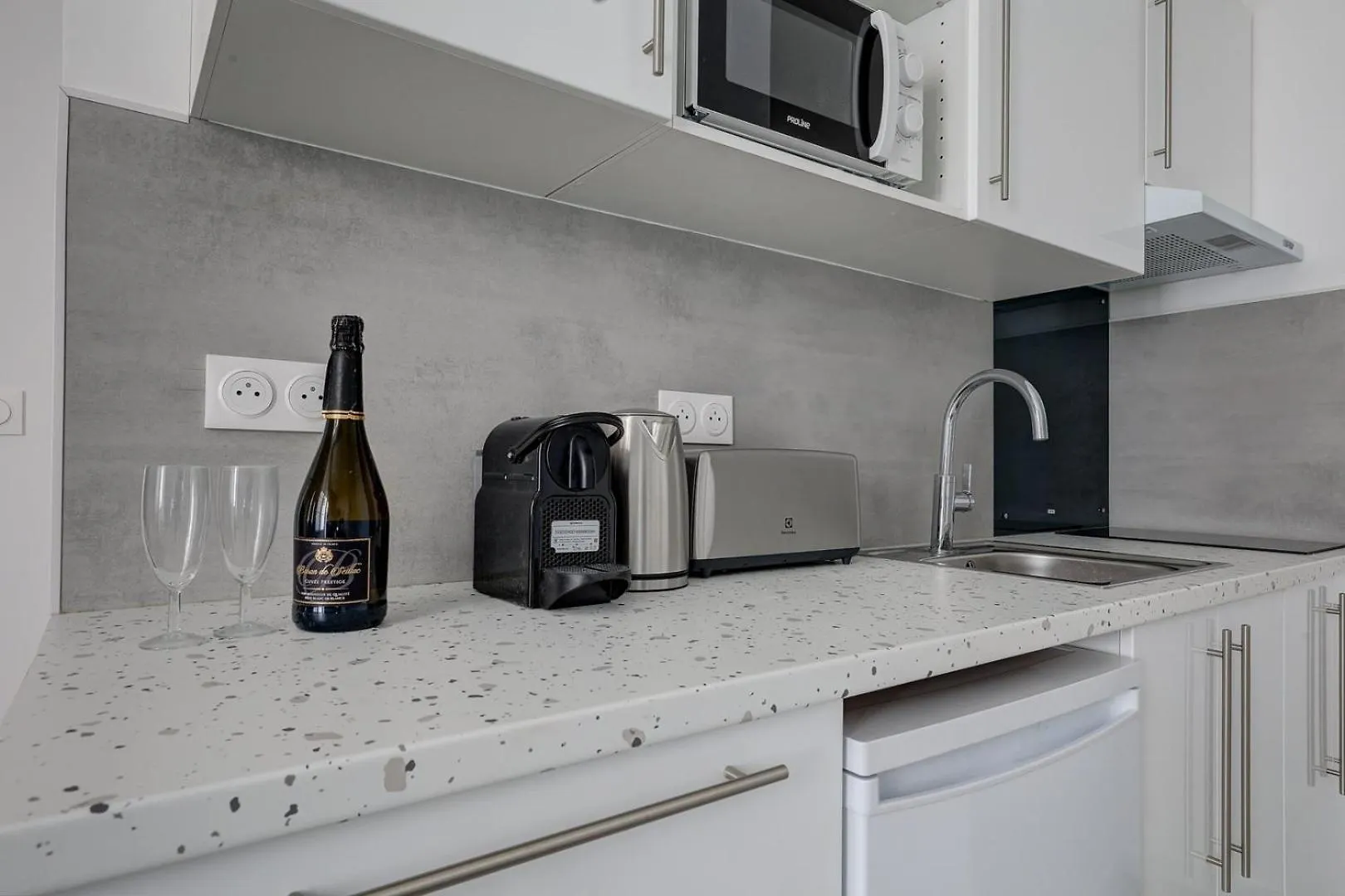 588 Suite Emmeline - Superb Apartment In Paris France